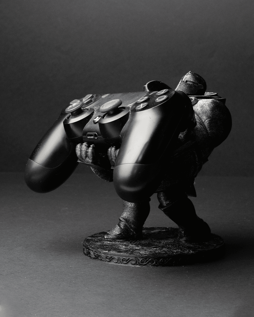 Heady Prints 3D printed knight controller holder, front view