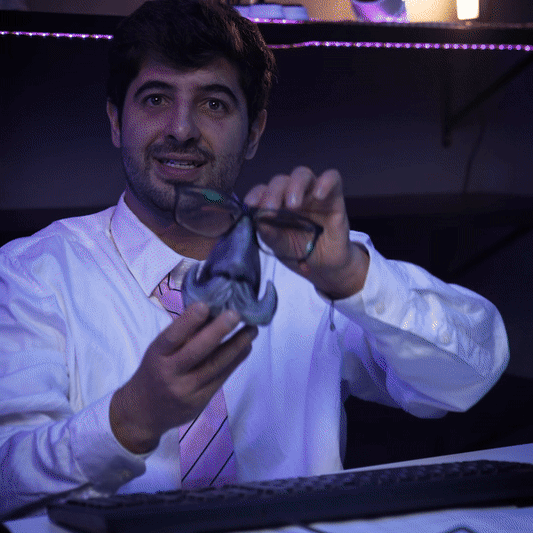 Heady Prints 3D printed Nosy Friend glasses holder, animated product view