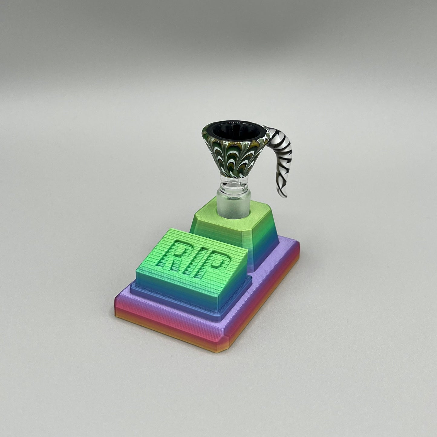 Heady Prints 3D printed multicolor rip banger display, angled view