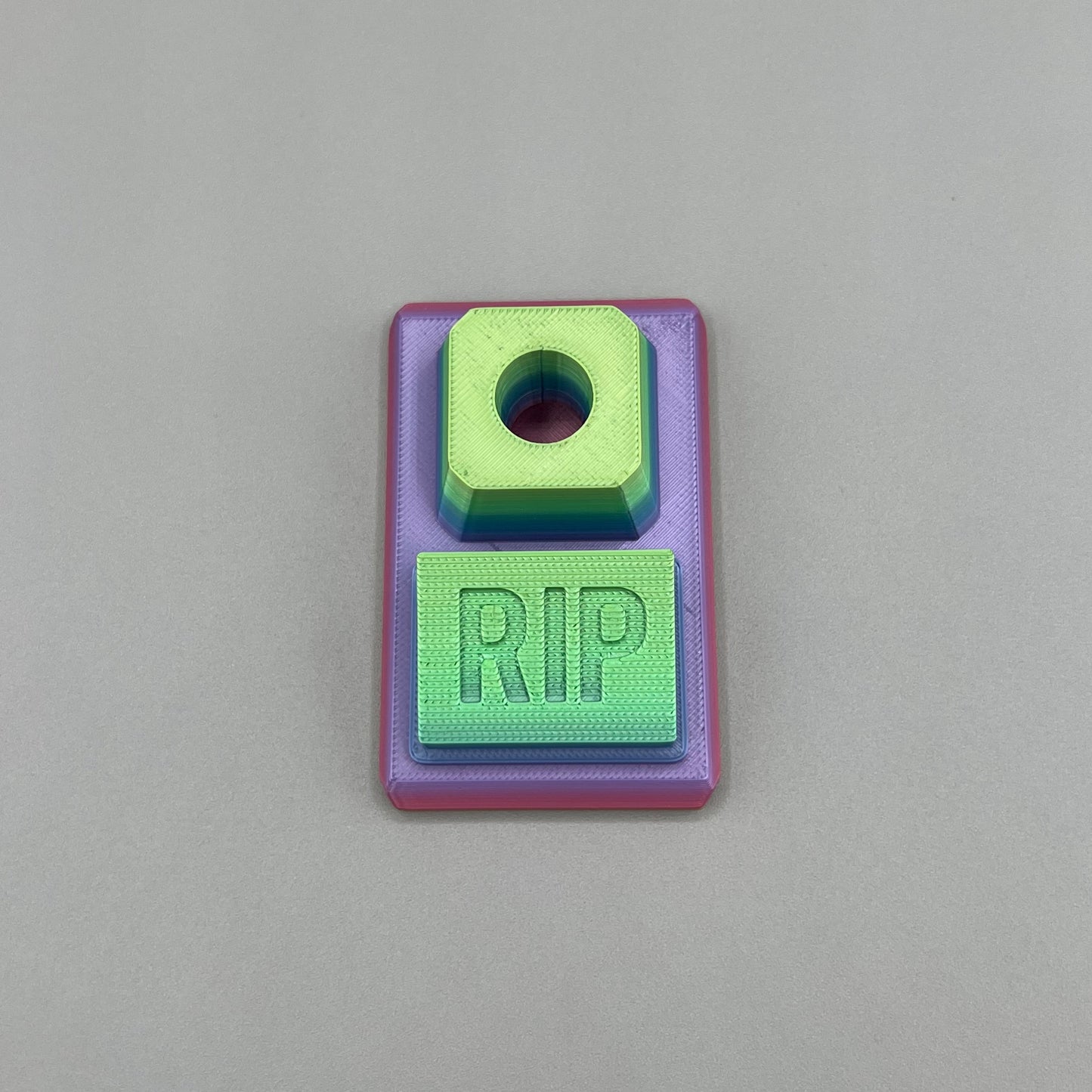 Heady Prints 3D printed multicolor rip banger display, front view