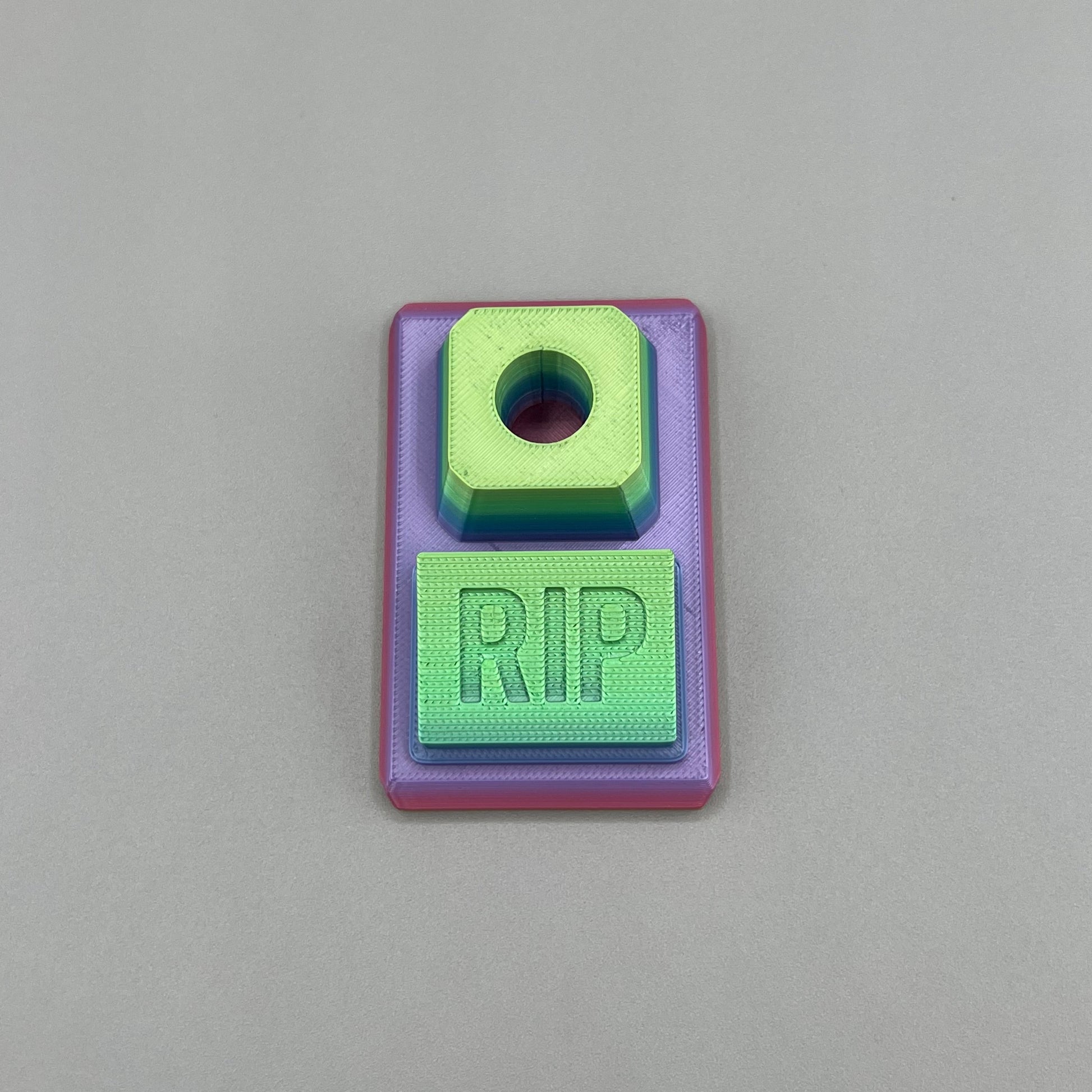 Heady Prints 3D printed multicolor rip banger display, front view